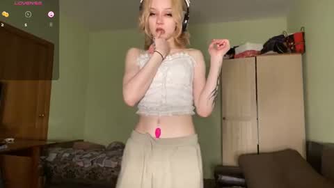 Elina online show from July 2026 11:40:02 PM