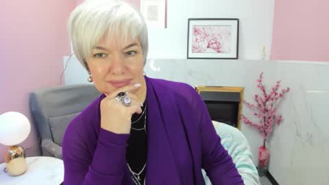 Carmen online show from September 2025 08:54:01 PM