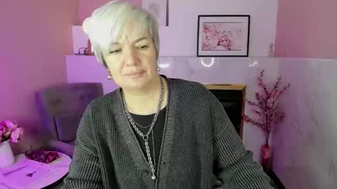 Carmen online show from September 2025 08:57:01 PM