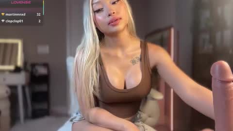 carmenxrose online show from October 2025 02:33:01 AM