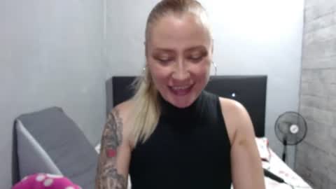 Snapshot of caro_milf_ chatting on July 2026 05:44:01 PM Caro milf online show from July 2026 05:44:01 PM