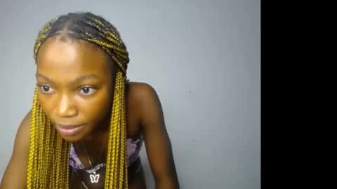 caroline online show from November 2025 06:18:02 PM