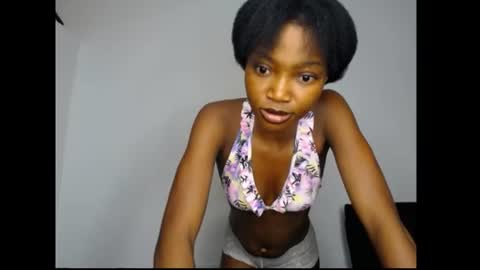 Snapshot of carobaby8 chatting on June 2026 04:09:01 AM caroline online show from June 2026 04:09:01 AM