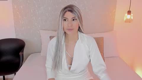 Snapshot of carolainsmith chatting on November 2025 03:06:02 PM Carolain online show from November 2025 03:06:02 PM