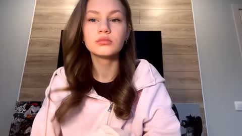 Snapshot of carolecronan chatting on February 2026 06:07:01 AM Lisa online show from February 2026 06:07:01 AM