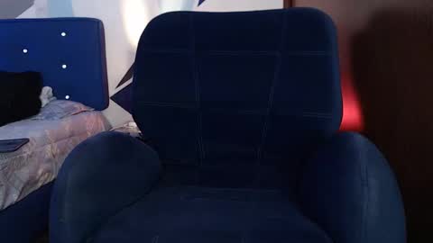 Snapshot of carolin_moore chatting on December 2024 02:52:01 PM Carolin Moore online show from December 2024 02:52:01 PM