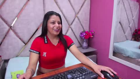 carolina suarez online show from October 2025 02:34:01 AM
