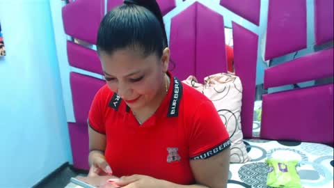 carolina suarez online show from April 2026 02:06:01 AM