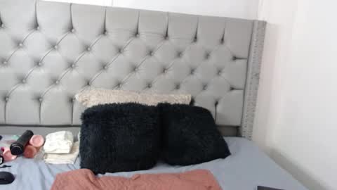 Carolina online show from February 2025 07:14:02 PM