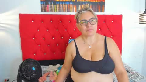 Carolina online show from September 2025 05:26:02 PM