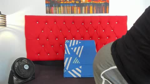 Carolina online show from November 2025 02:49:02 PM