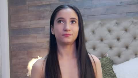 Snapshot of carolinahart chatting on January 2026 06:51:02 AM carolinahart online show from January 2026 06:51:02 AM