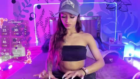 caroline 3 online show from December 2024 04:01:02 AM