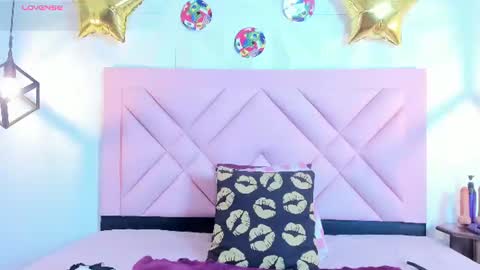 Snapshot of caroline_daring chatting on June 2026 12:24:02 PM caroline daring online show from June 2026 12:24:02 PM