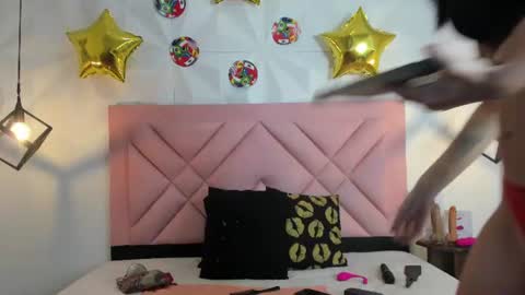 Snapshot of caroline_daring chatting on June 2026 12:44:01 PM caroline daring online show from June 2026 12:44:01 PM