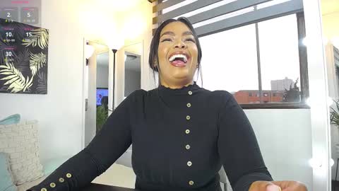 C A R O L I N E online show from February 2025 12:33:01 PM