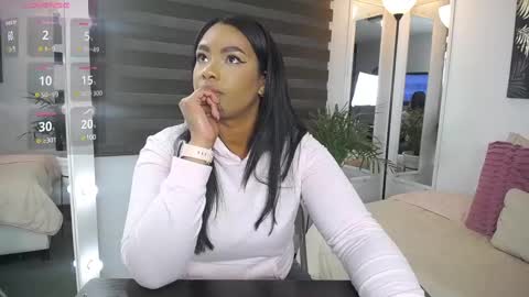 C A R O L I N E online show from March 2025 12:33:02 PM