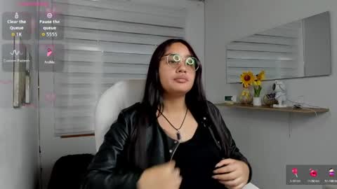 caroline_rodriguez_9 online show from April 2026 07:40:02 PM