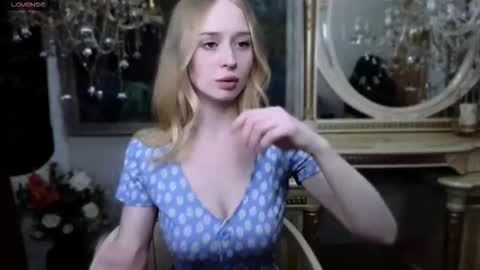 Caroline online show from November 2025 10:58:01 AM