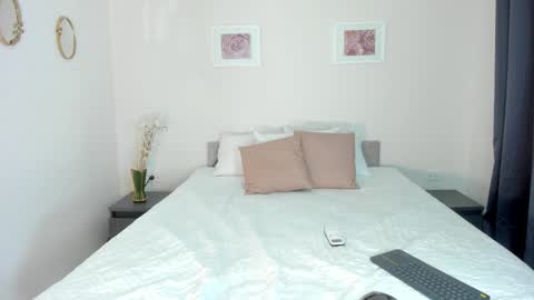 Caroline online show from March 2026 01:34:01 AM