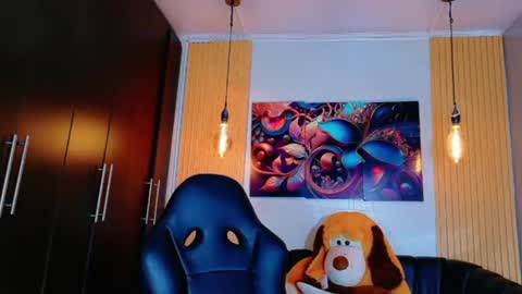 carolinejesh online show from February 2026 07:01:02 PM