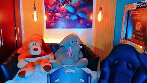 carolinejesh online show from April 2026 12:30:02 PM