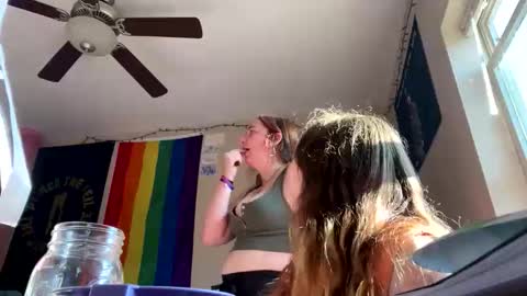 carpetmunchers online show from October 2025 08:54:02 PM