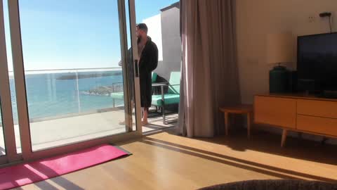 Anna Jones and Larry Jones online show from December 2024 12:00:02 PM