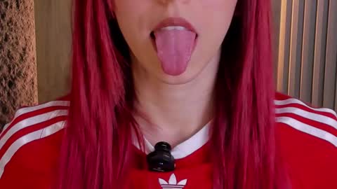 Casandra  online show from October 2025 07:35:02 PM