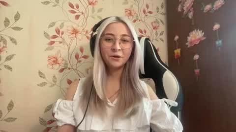 Mia online show from June 2026 10:39:01 AM