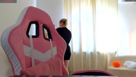 Casey Robbins online show from October 2025 07:10:02 AM