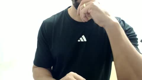 Snapshot of cashmastermuscle77 chatting on June 2026 12:22:01 AM cashmastermuscle77 online show from June 2026 12:22:01 AM