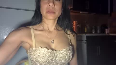 Snapshot of cashmistress81 chatting on April 2026 10:34:01 AM Roxy online show from April 2026 10:34:01 AM