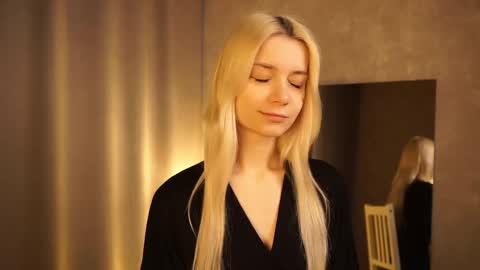 Cassie online show from March 2025 02:32:01 PM