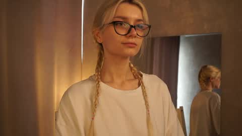 Cassie online show from March 2025 10:40:02 AM