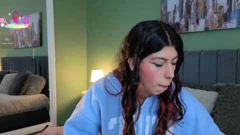 Snapshot of cassie_bloom chatting on May 2026 06:59:01 PM cassie_bloom online show from May 2026 06:59:01 PM