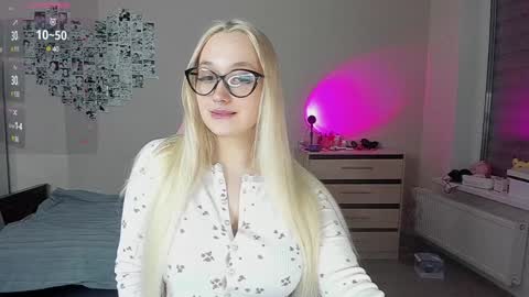 Cassie Rosss online show from January 2025 12:00:01 AM