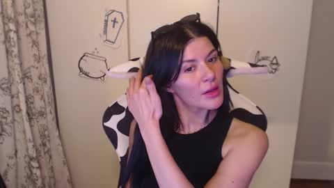 Snapshot of cassiealvarez chatting on October 2025 12:09:02 AM cassiealvarez online show from October 2025 12:09:02 AM