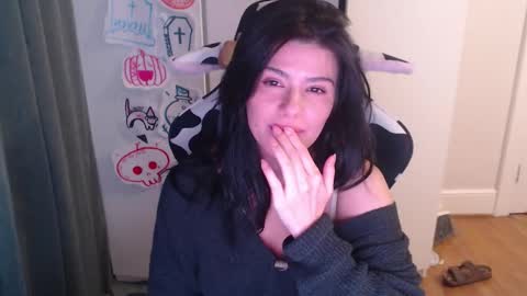 Snapshot of cassiealvarez chatting on October 2025 03:54:02 AM cassiealvarez online show from October 2025 03:54:02 AM