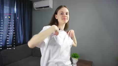 Snapshot of cassiehorridge chatting on June 2026 05:46:01 AM Alice online show from June 2026 05:46:01 AM