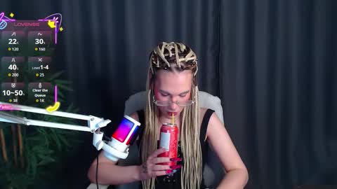 Snapshot of cassiemich chatting on November 2025 09:07:01 PM Cassie online show from November 2025 09:07:01 PM