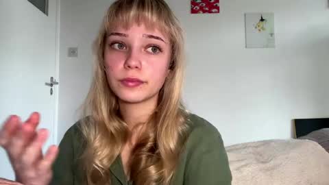 Olivia online show from April 2026 03:42:02 PM