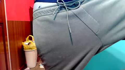 Snapshot of castration40 chatting on October 2025 05:43:02 AM castration40 online show from October 2025 05:43:02 AM