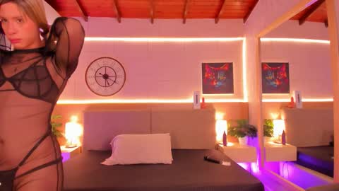 cata_johnss online show from October 2025 12:36:02 PM