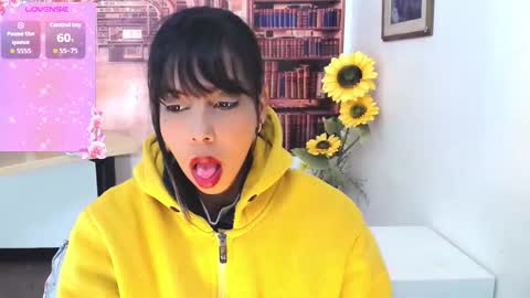 Queen Catalella online show from October 2025 03:20:02 AM