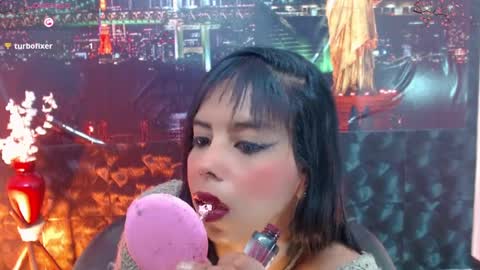 Queen Catalella online show from April 2026 05:01:02 AM