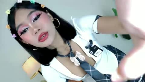 CatalenaX online show from November 2025 05:39:02 PM