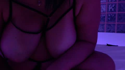 Luna Velvet online show from May 2026 11:01:04 PM