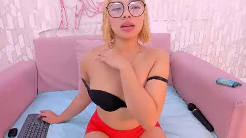 Snapshot of cataleya_bianchi chatting on June 2026 02:54:02 AM Cataleya online show from June 2026 02:54:02 AM