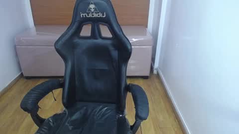 Snapshot of catalina25_t chatting on September 2025 08:01:02 PM catalina25_t online show from September 2025 08:01:02 PM